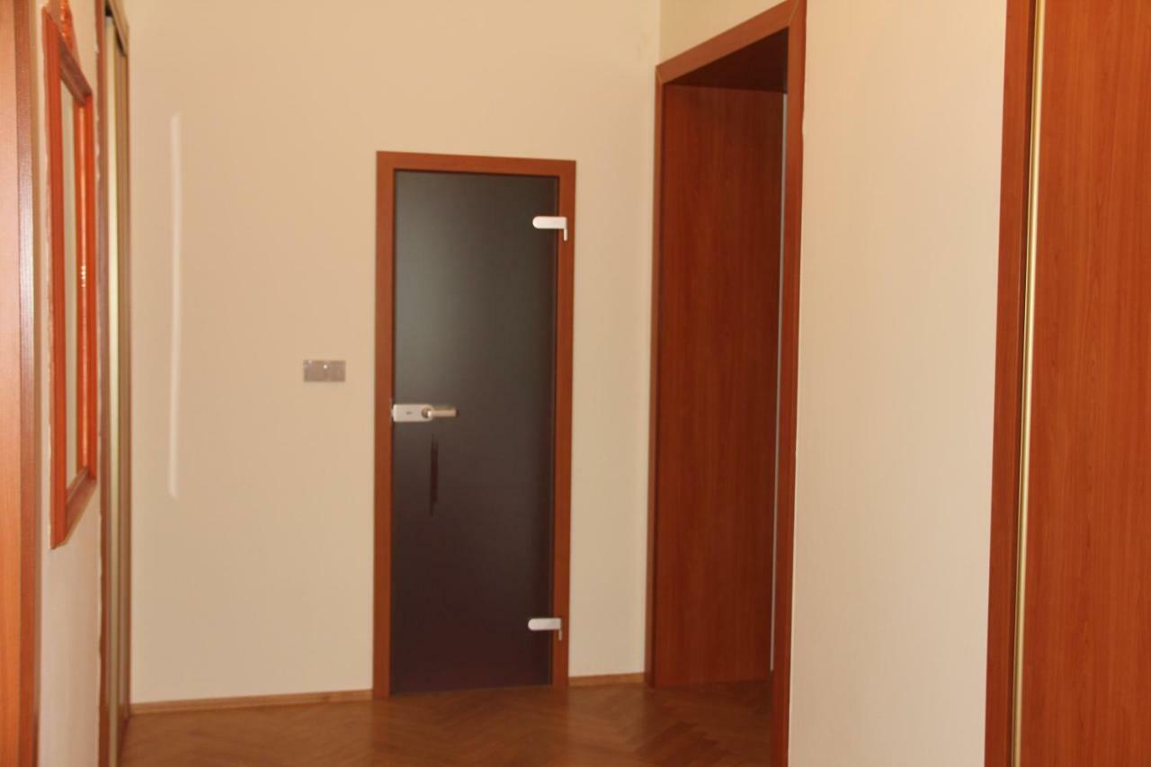 Jurincom Apartments Sadova Κάρλοβι Βάρι Εξωτερικό φωτογραφία