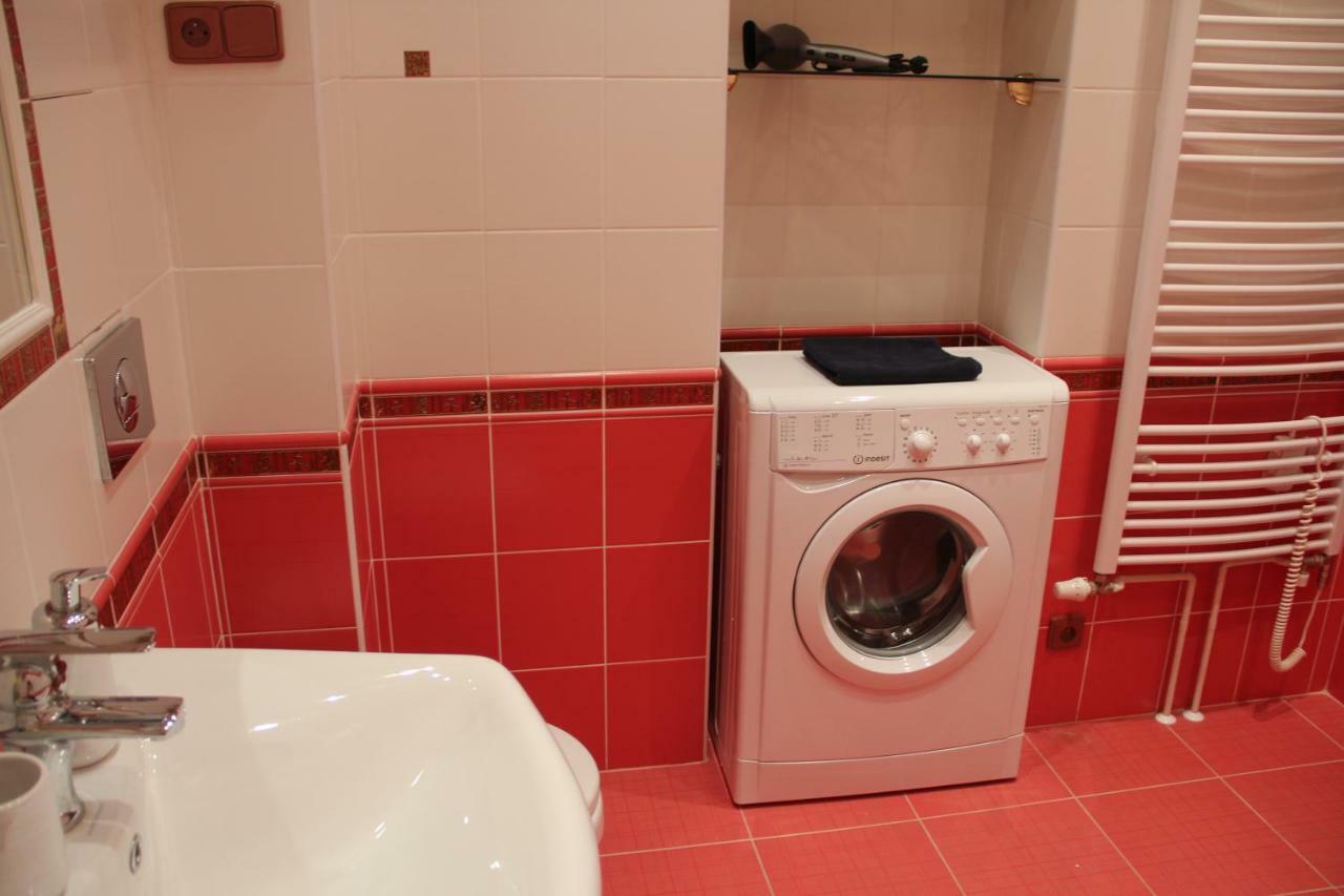 Jurincom Apartments Sadova Κάρλοβι Βάρι Εξωτερικό φωτογραφία