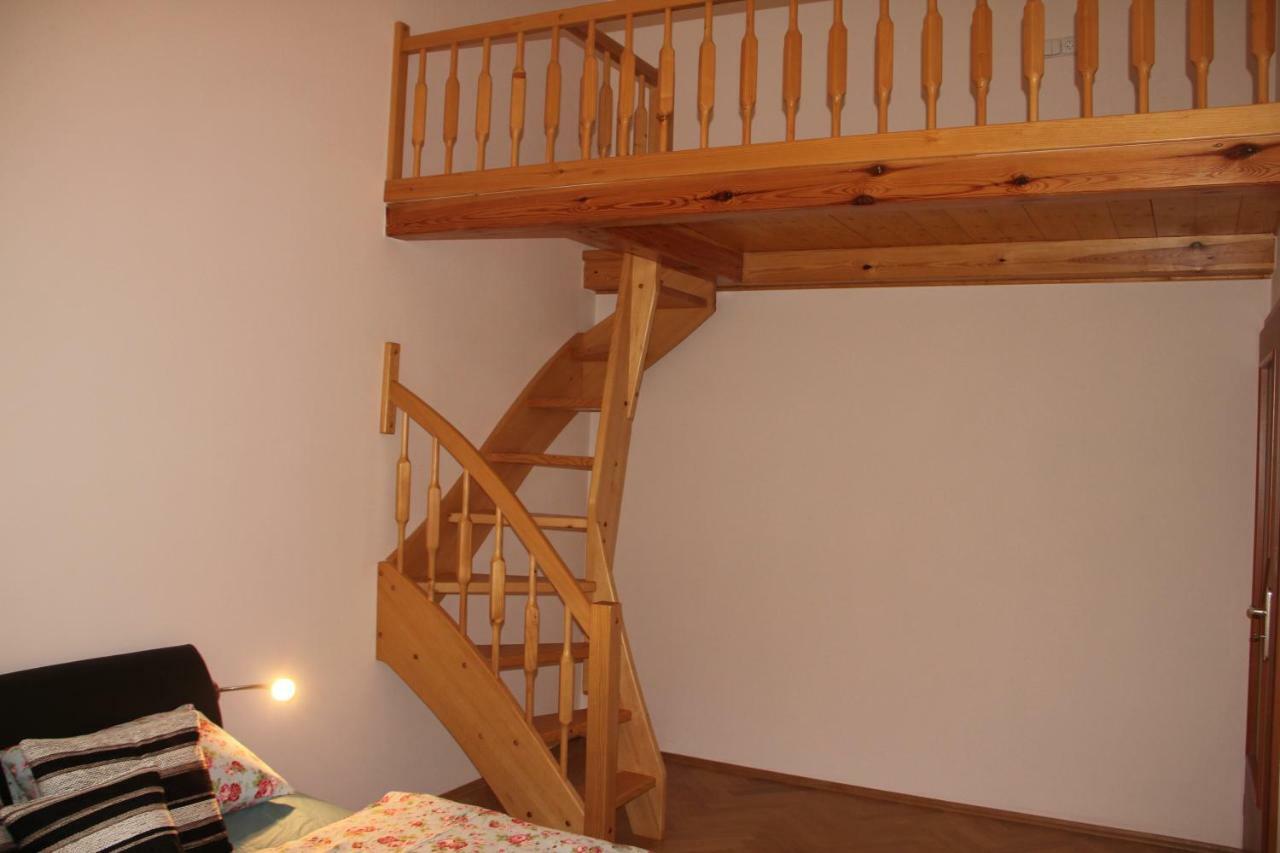 Jurincom Apartments Sadova Κάρλοβι Βάρι Εξωτερικό φωτογραφία
